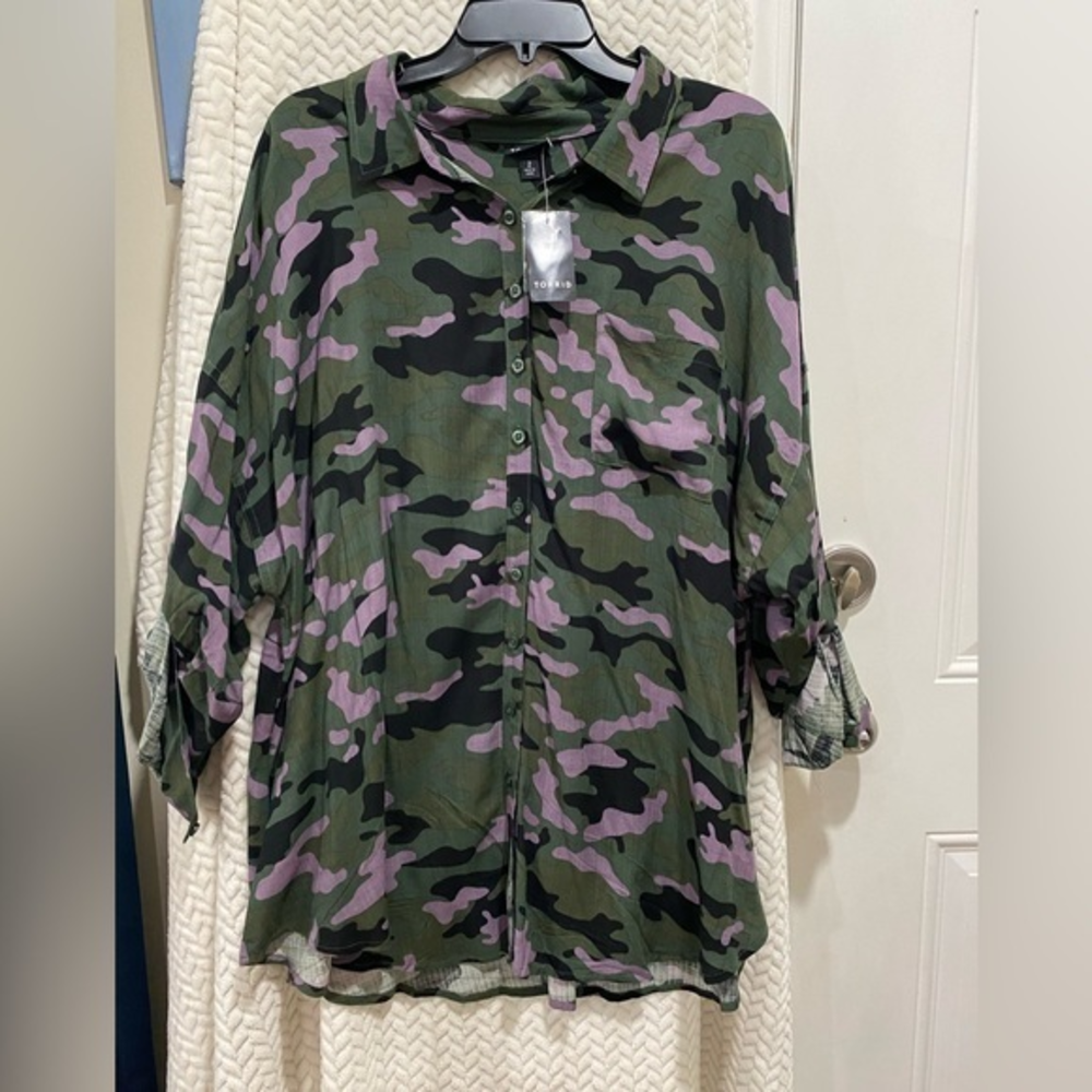 Torrid‎ Drop Shoulder Camo Top… Size: 2X … NWT